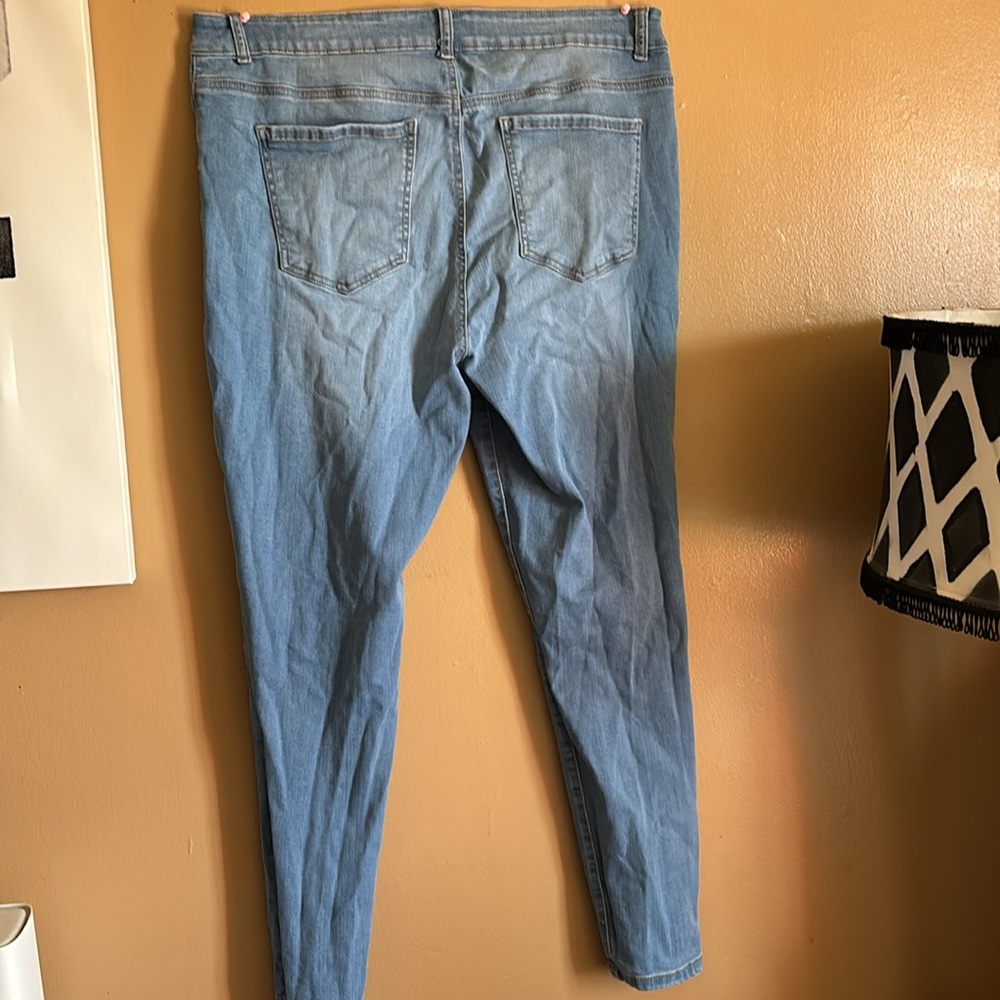 Plus Size Ripped Jeans - Picture 7 of 10